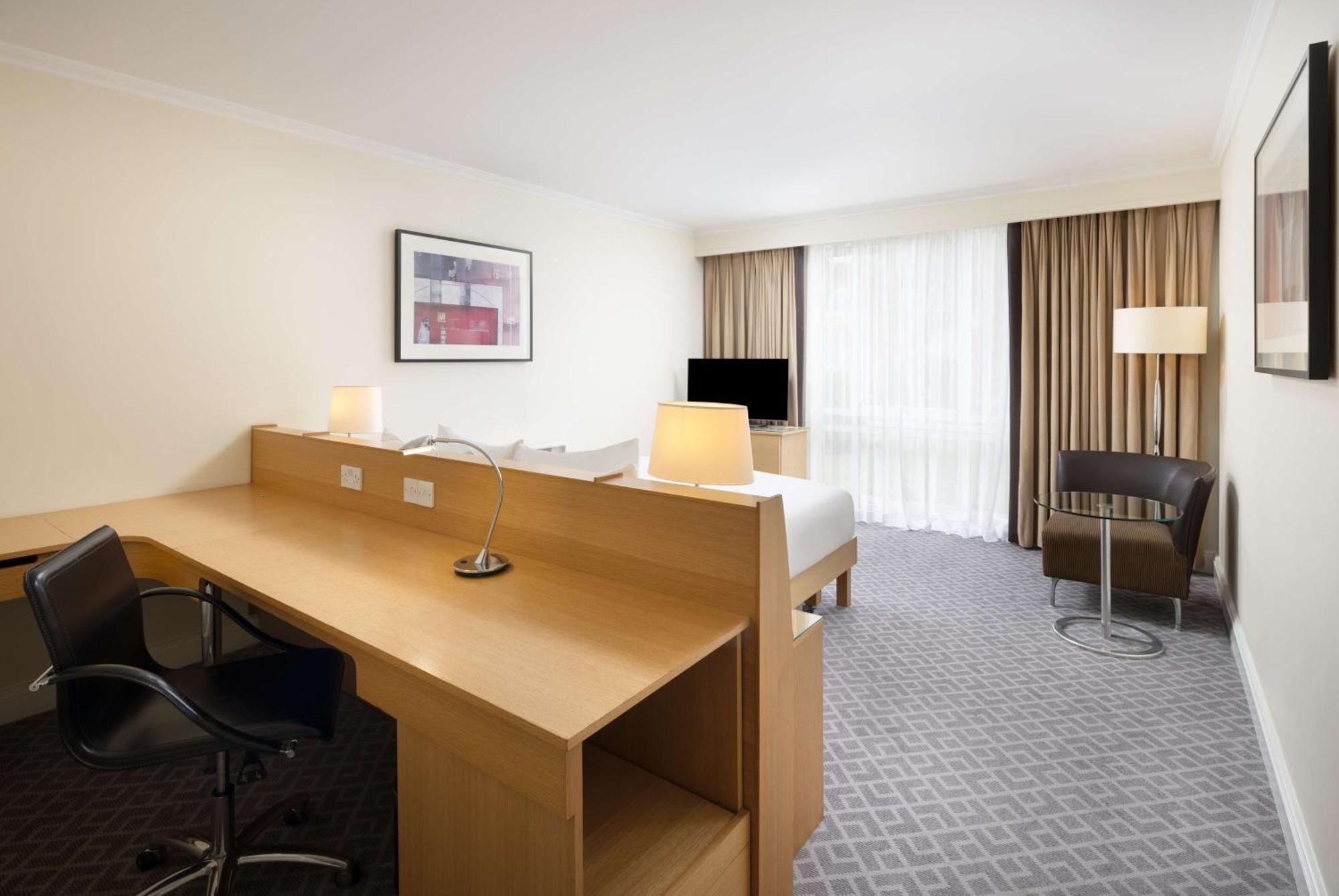 Hilton Northampton Hotel Eksteriør billede